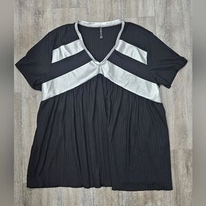 Two 2 Fly Black & Silver Top- Size XL